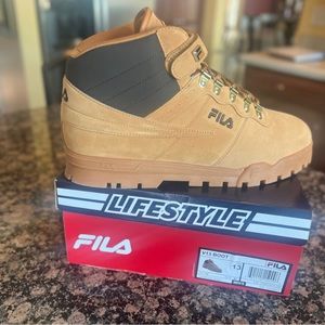 Men’s FILA V13 boot size 13